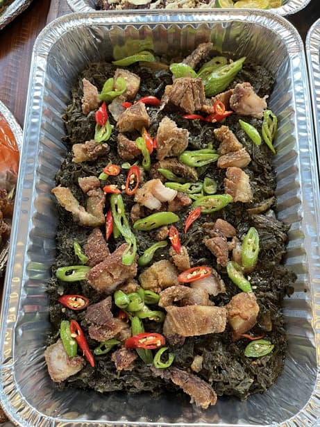 Crispy Bagnet Kare-Kare
