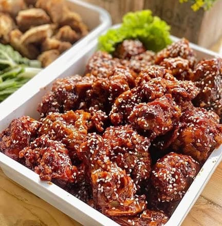 Korean-style fried chicken tray