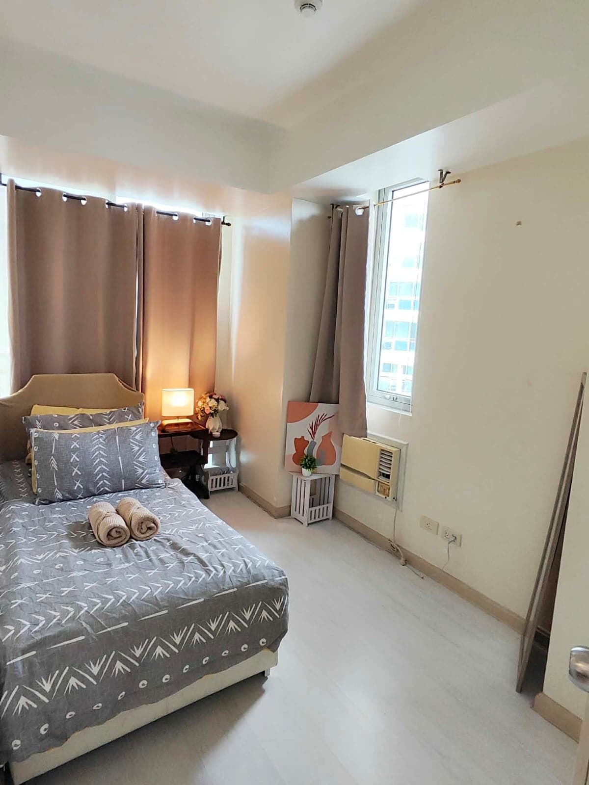 2 BR Deluxe Santorini 17th floor beach and city view unit photo 4