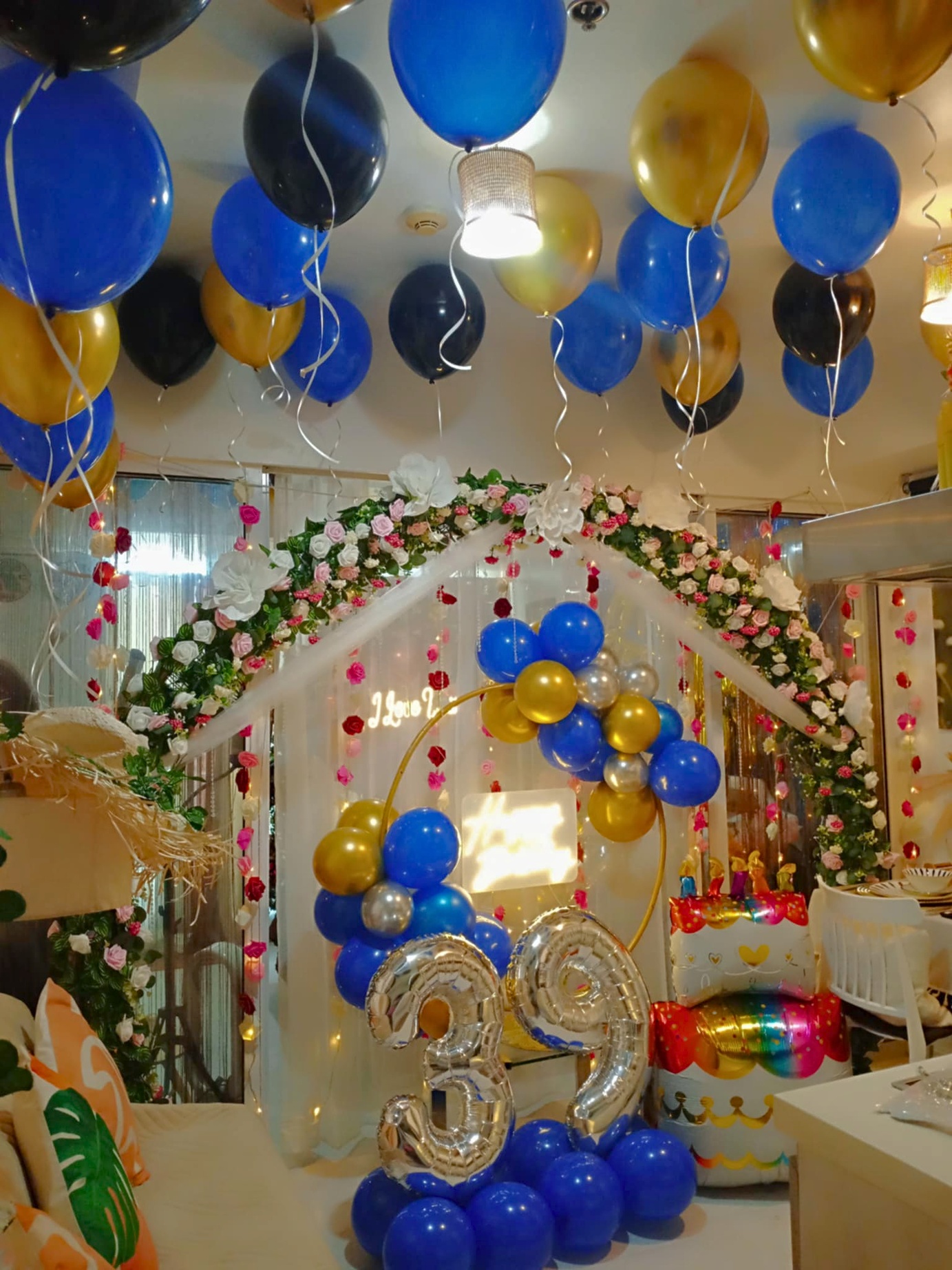 Full room decoration set up — photo 10