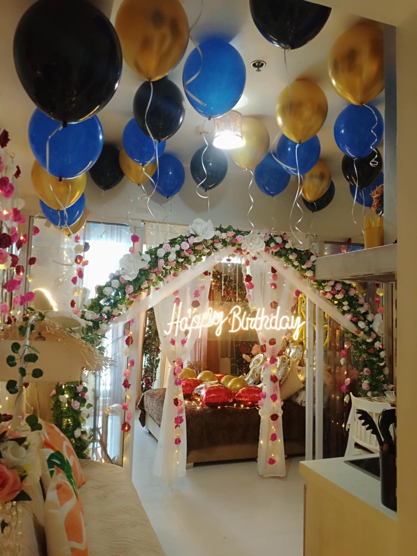 Full room decoration set up — photo 11