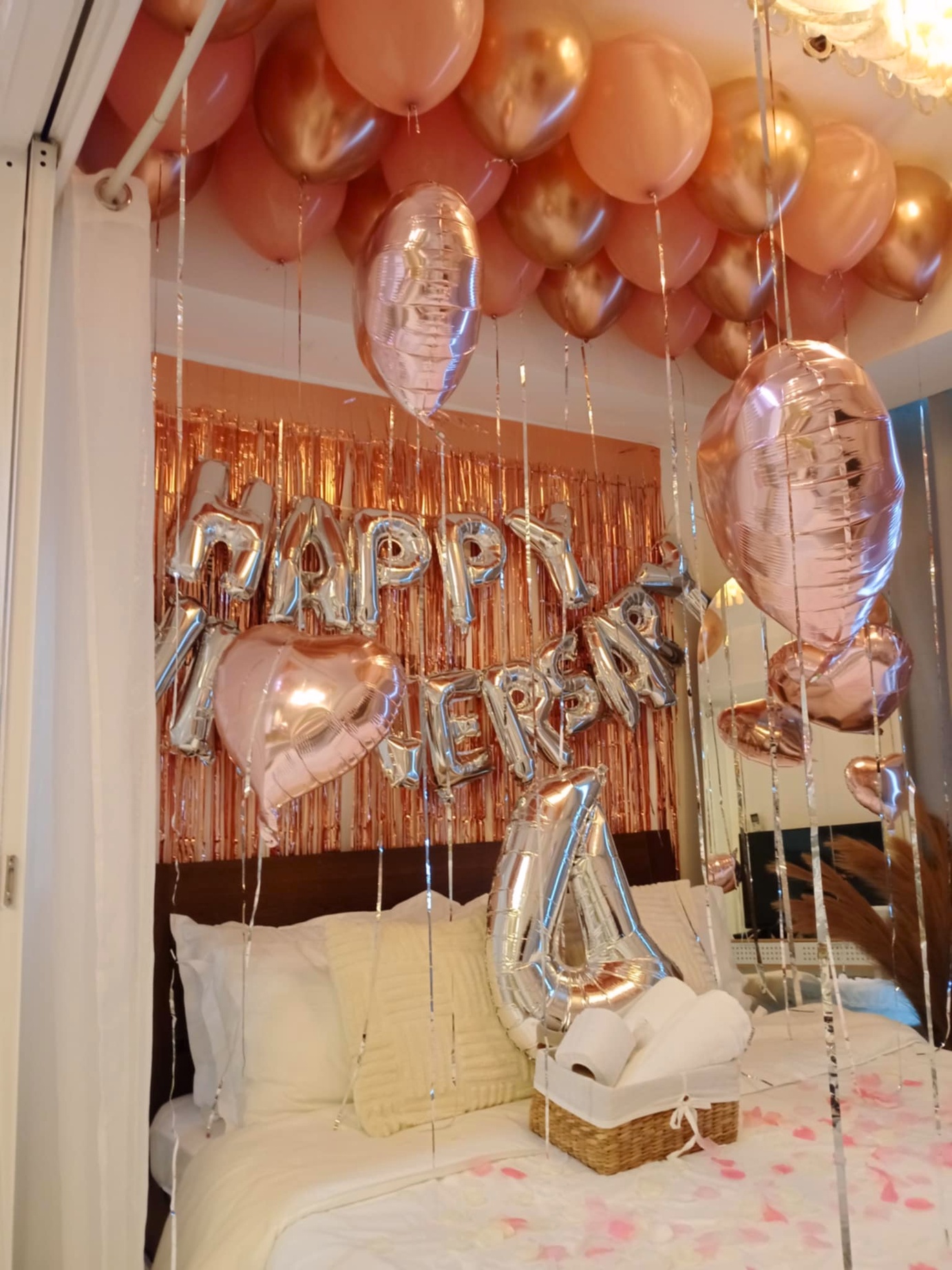 Full room decoration set up — photo 13