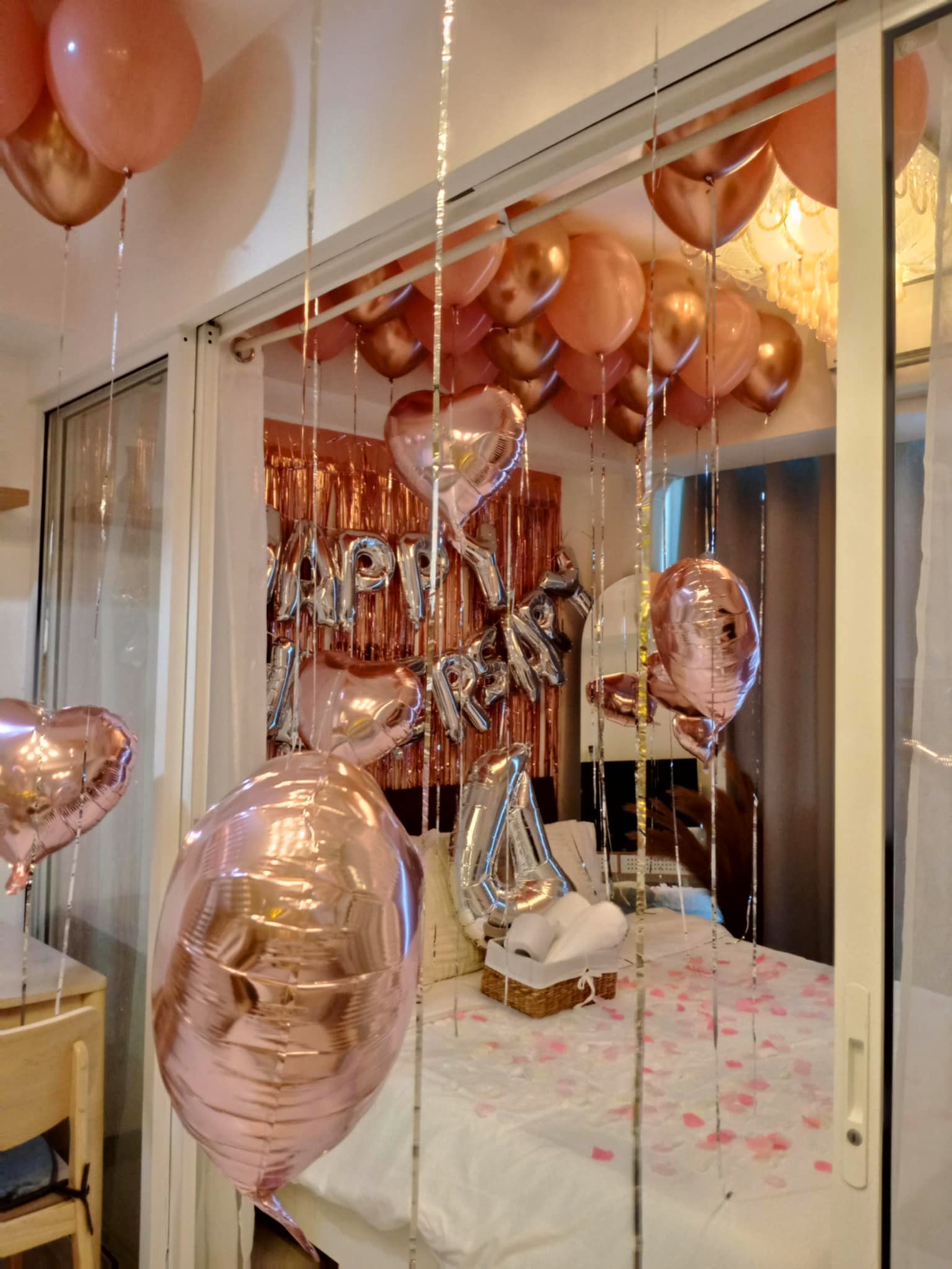 Full room decoration set up — photo 14