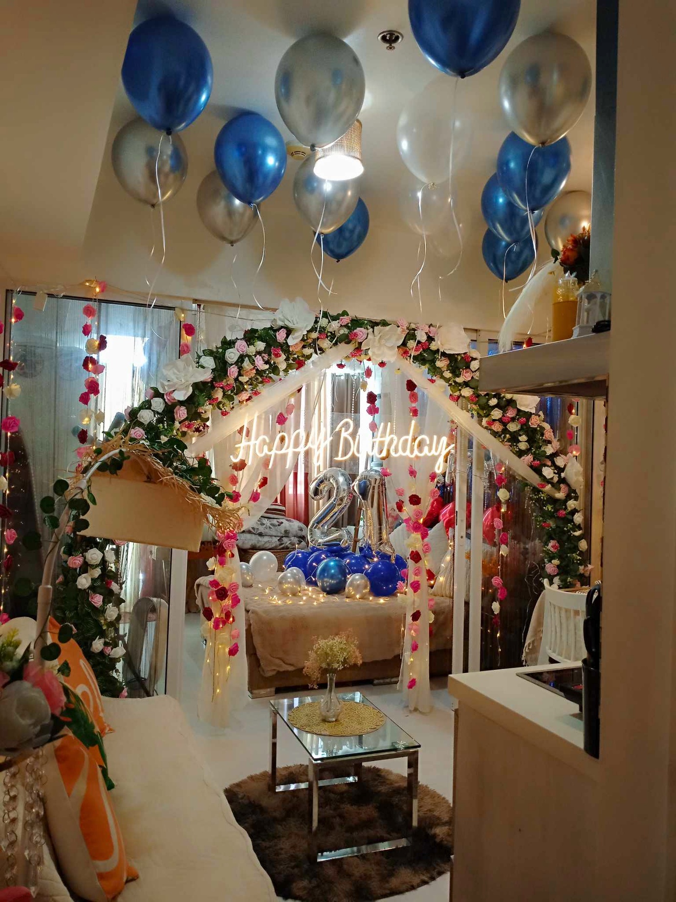 Full room decoration set up — photo 18